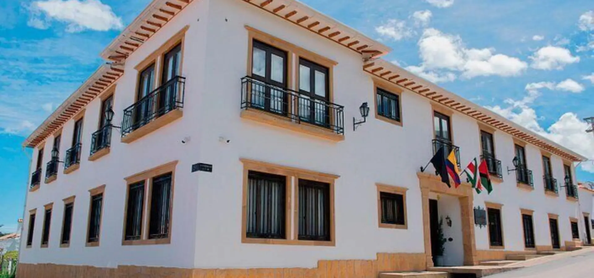 El hotel casa real esta