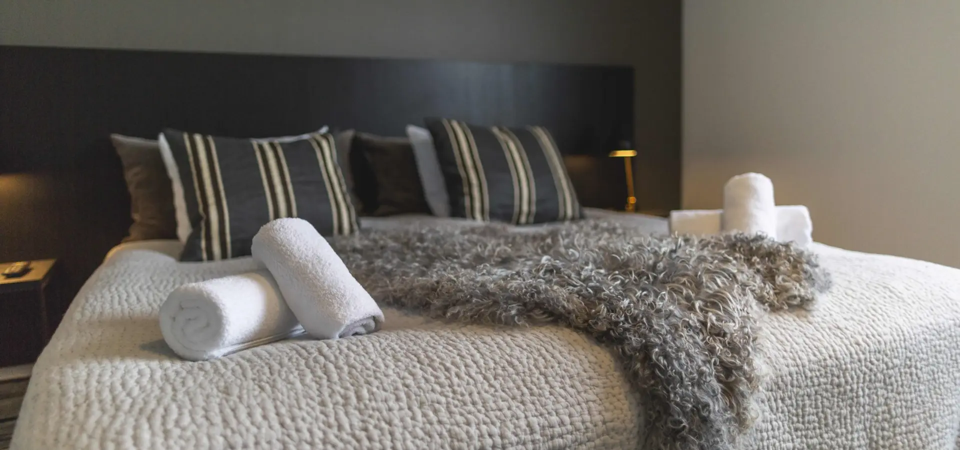 Hotel icefiord suite bed