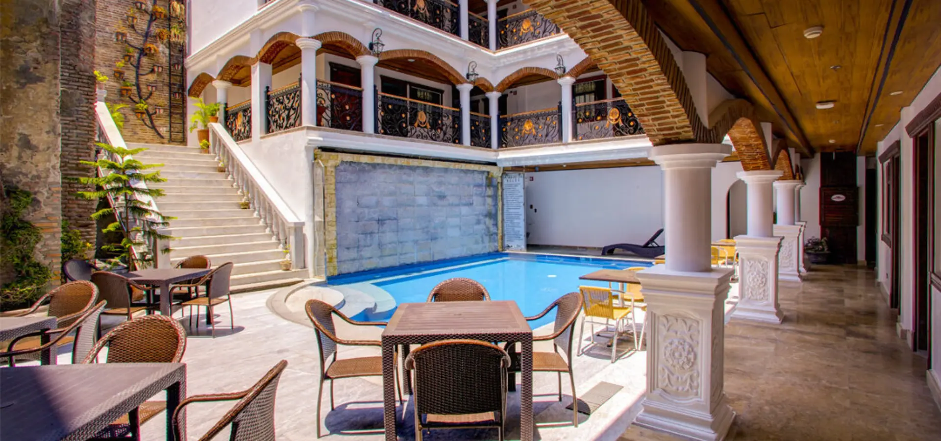Poolside 1024x6001