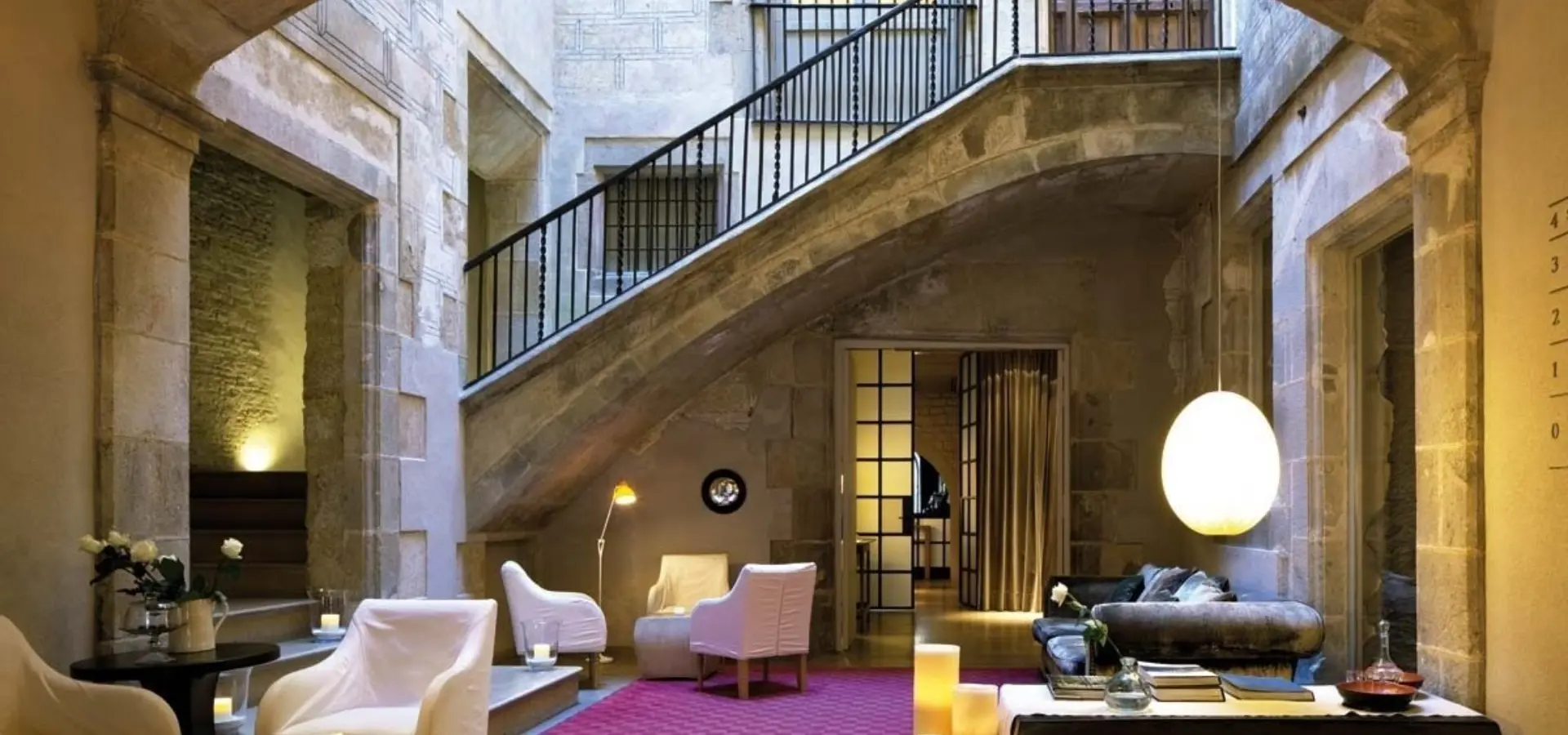 1200x590 fill 04 sofas galeria hotel neri