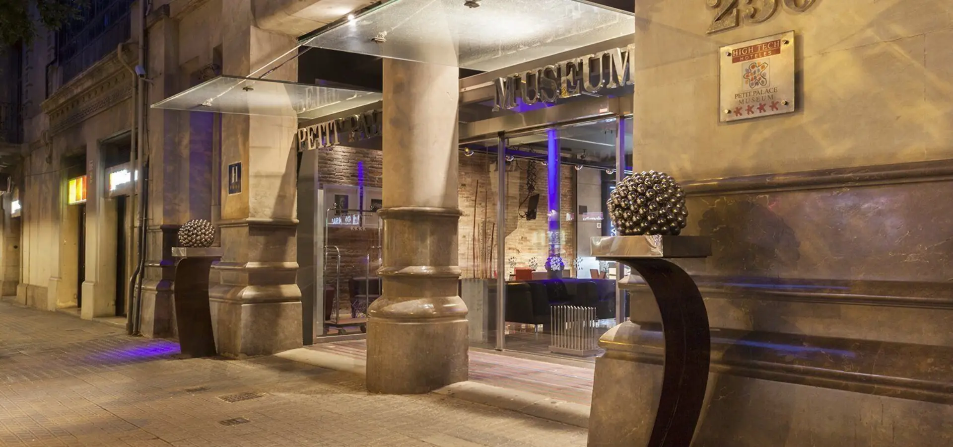 Hotel barcelona petit palace museum