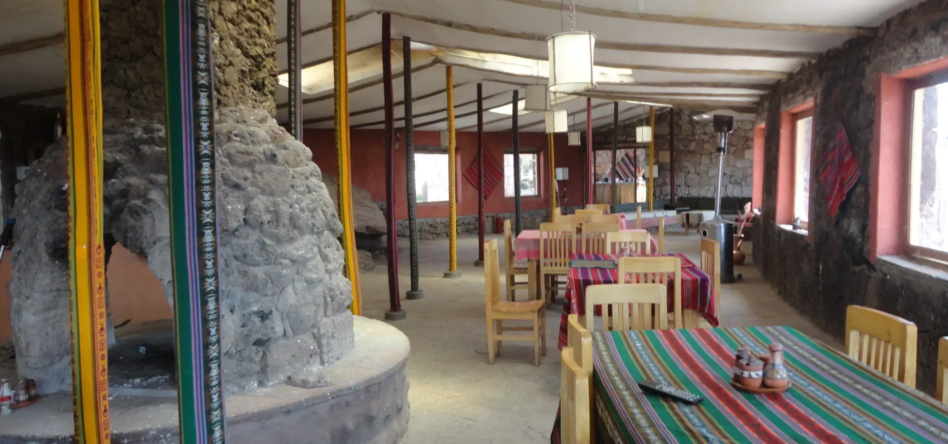 Comedor hotel de piedra