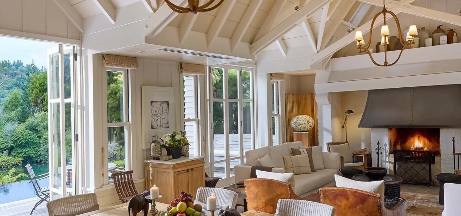 1780977716241 lounge and living areas right