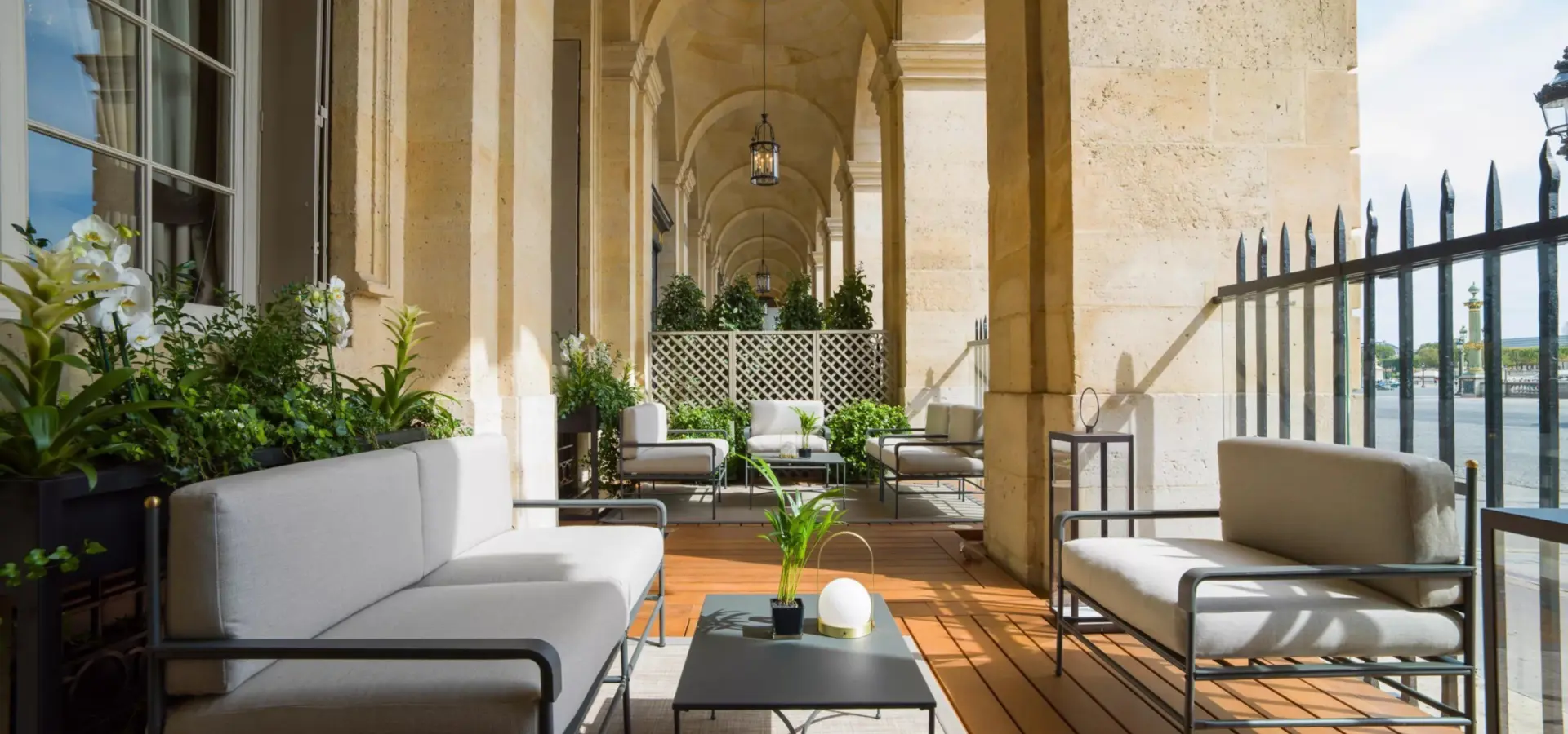 Hotel de crillon terrasse bar les ambassadeurs adrian houston 2019 1 wide large 16 9