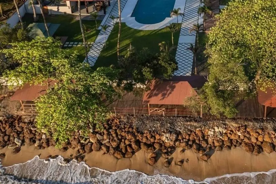 4893066585820137915654377659009239863771197n1