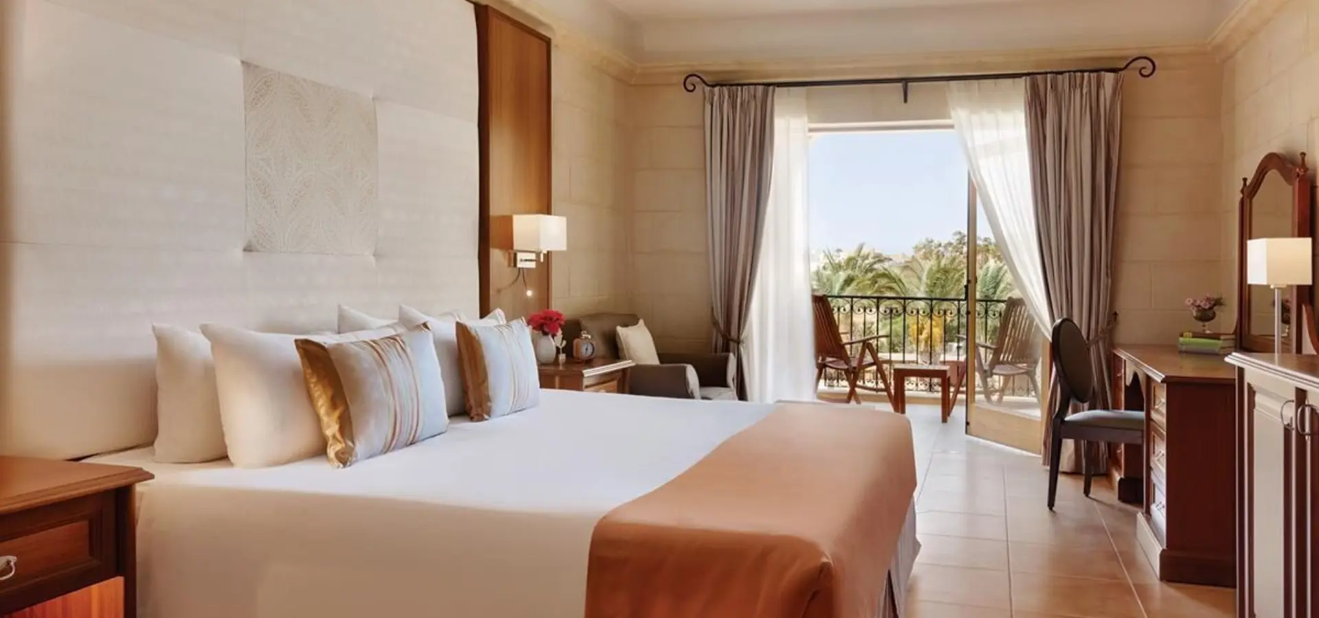 Deluxe room kempinski hotel san lawrenz 10291331