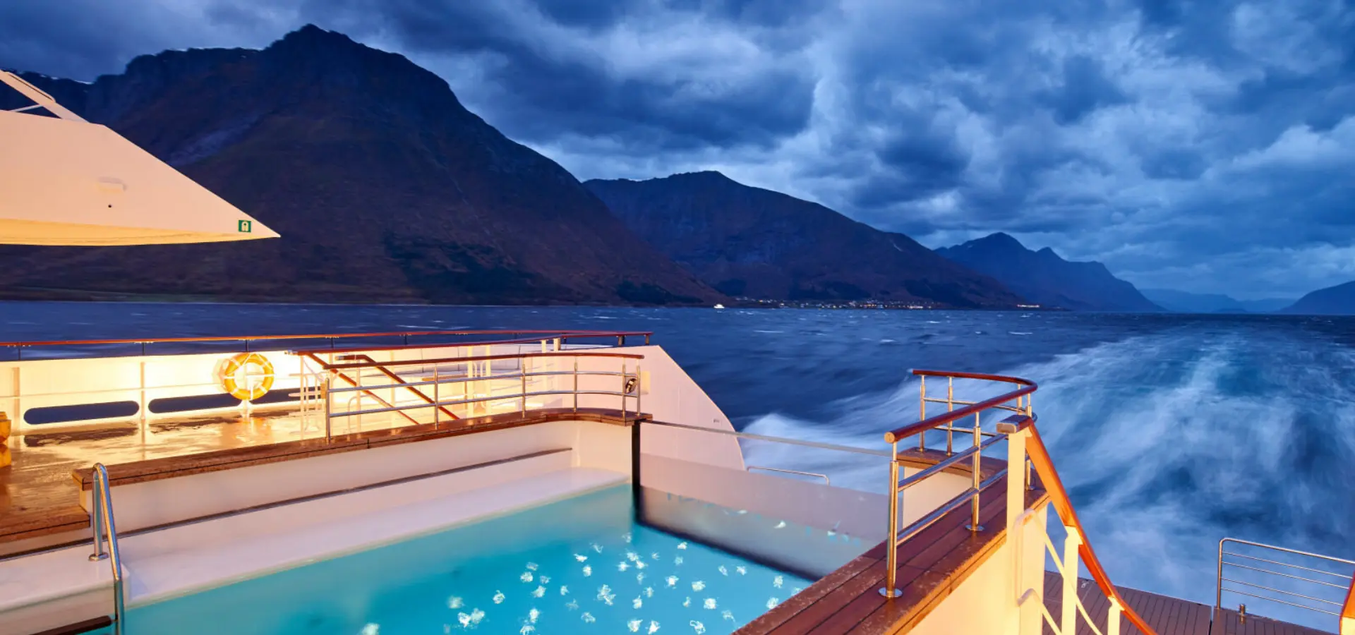 Hires mxl 8778 champlain begen oct2018ponant mike 1