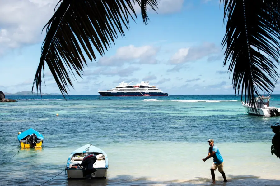 Tam 4040 la digue seychellesponant tamar sarkissi 2