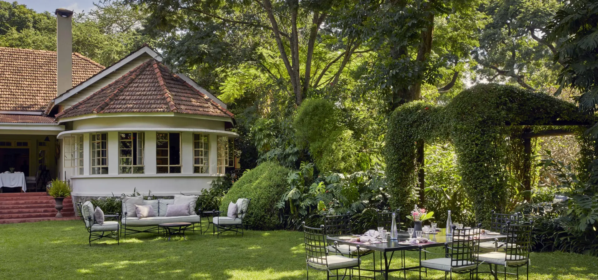 Legendary lunch in garden