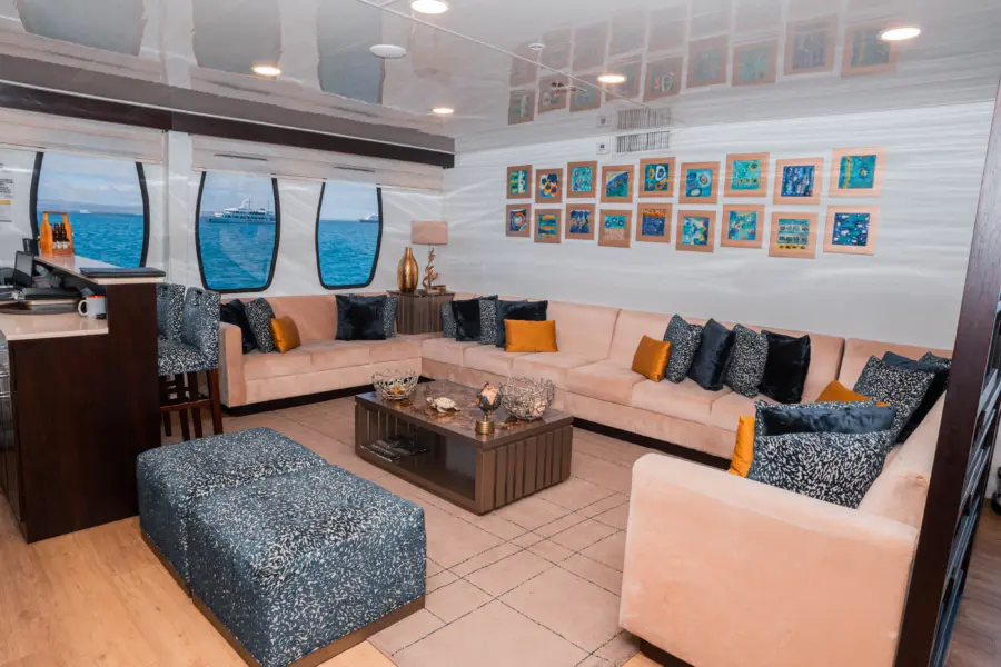 Living room 3