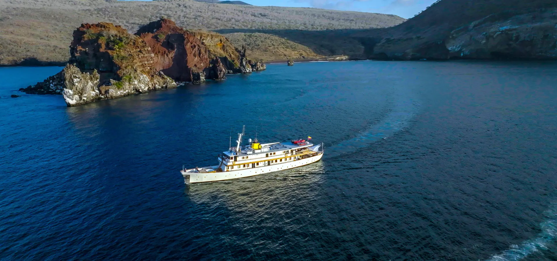 Grace yacht in galapagos 25