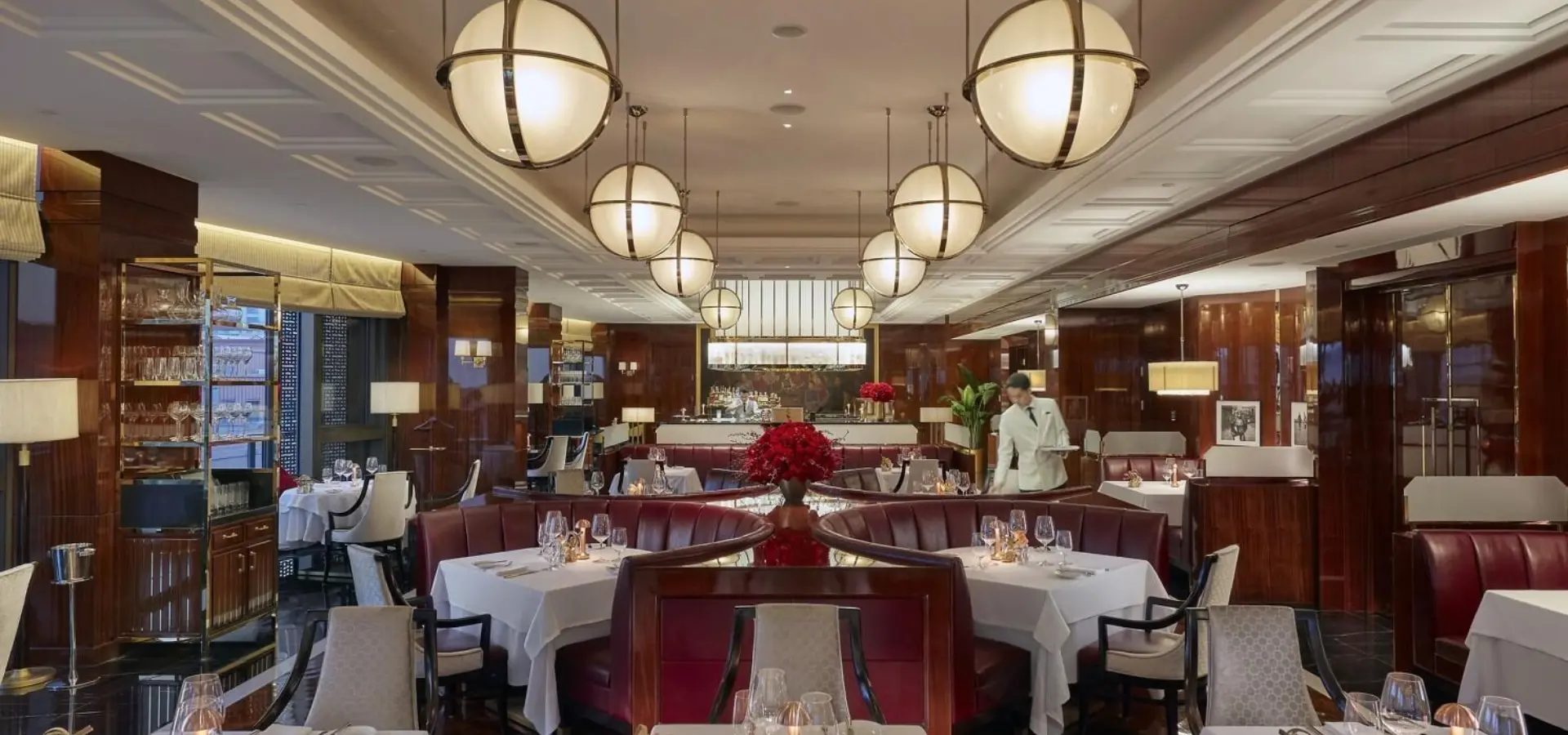 Wangfujing fine dining mandarin grill dining room 01