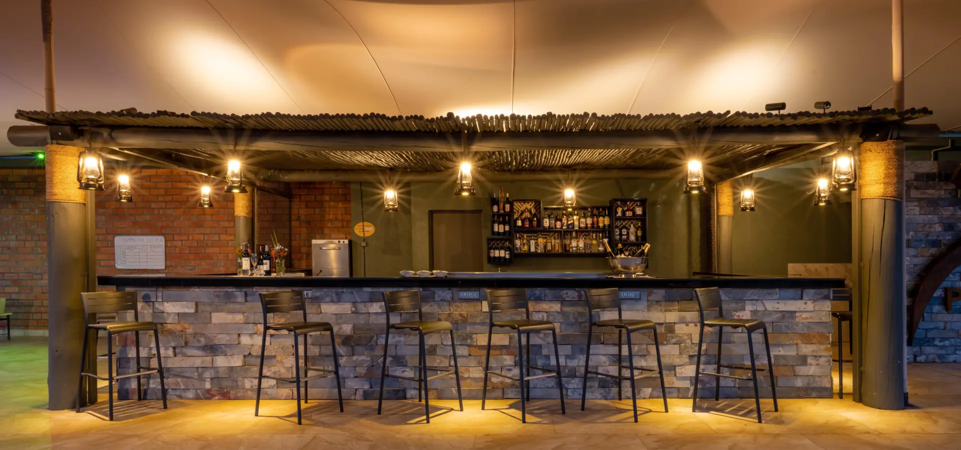 Akagera game lodge swimming pool 993