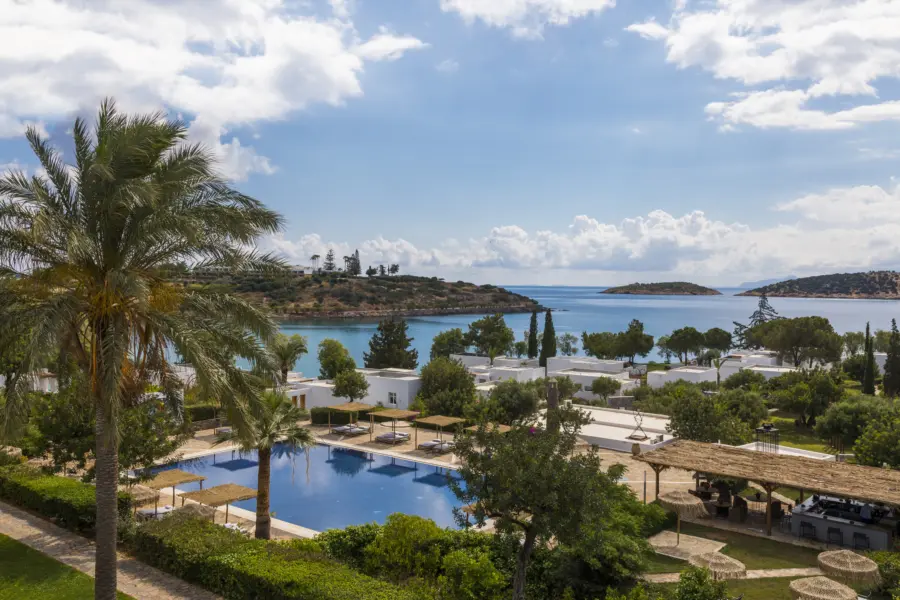 Minos beach pool 01 a