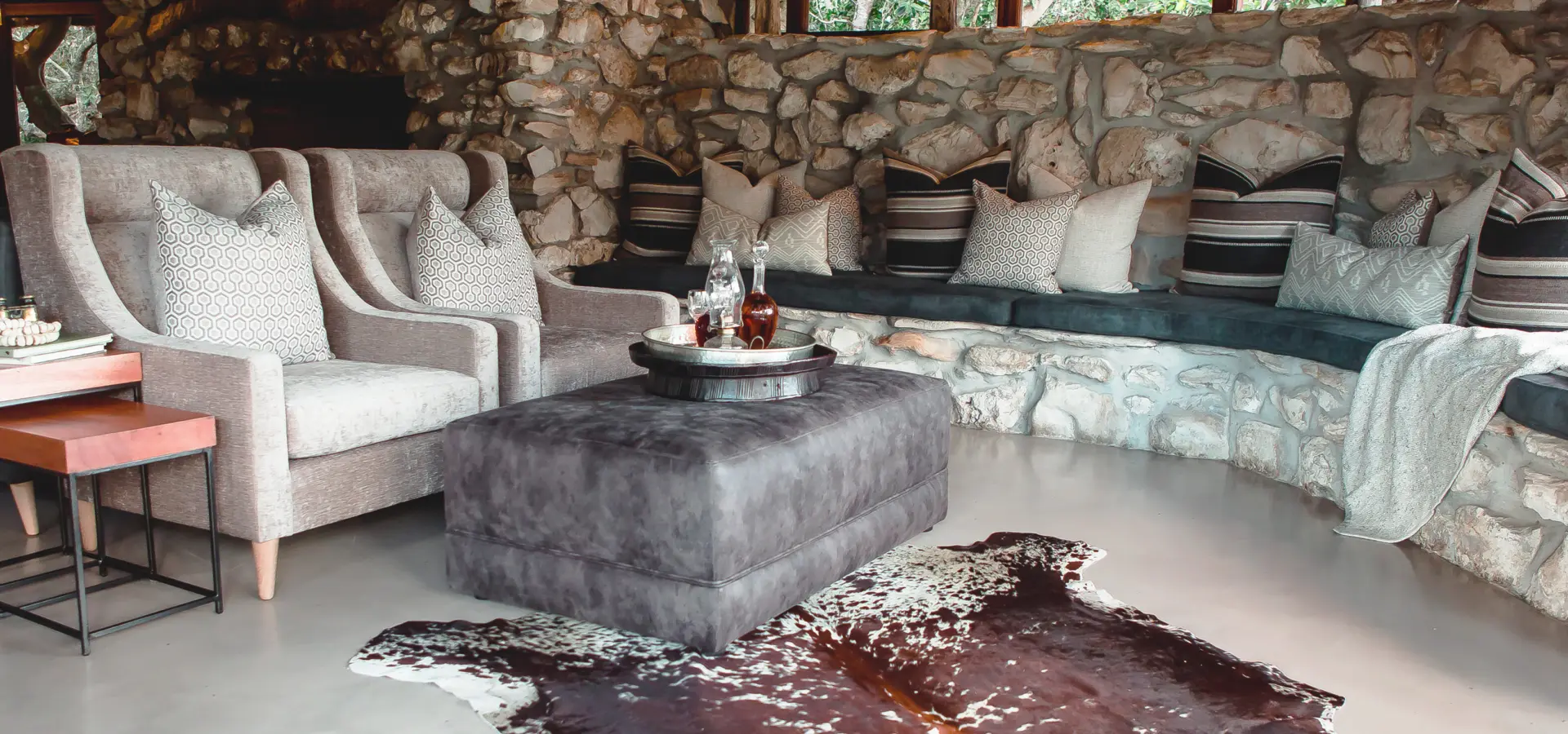 Lagoon lodge lounge 11