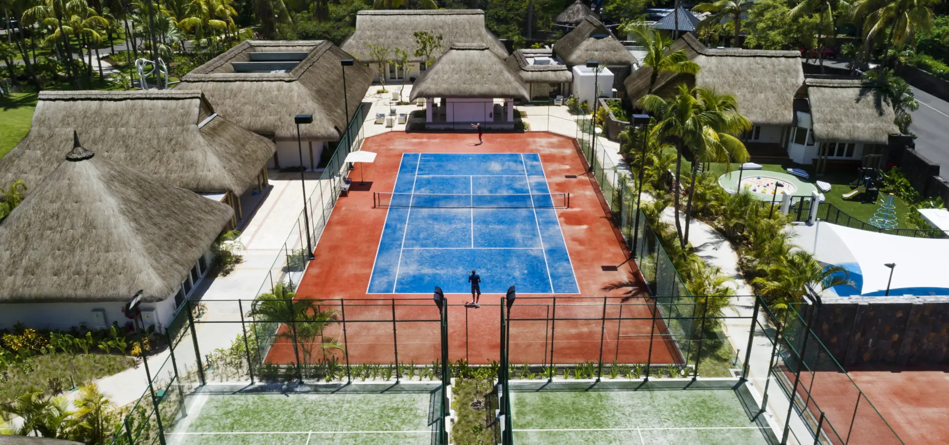 Oo lesaintgeran resort club one tennis court