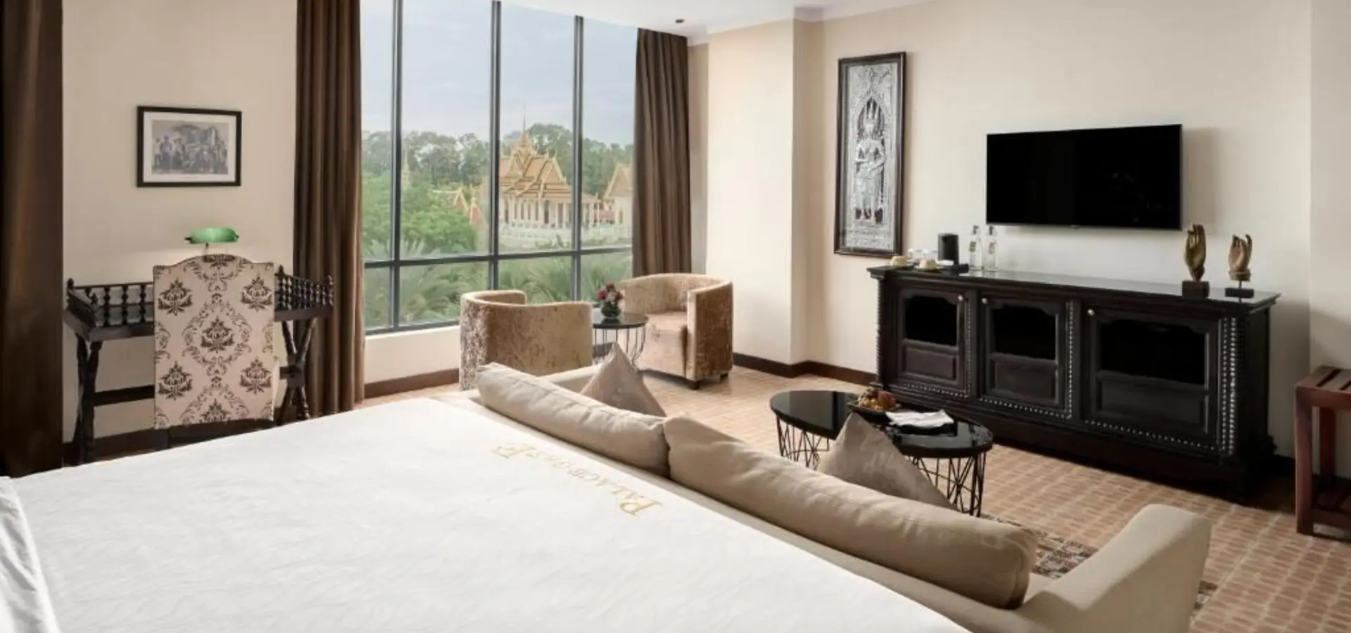 Palace gate hotel resort1