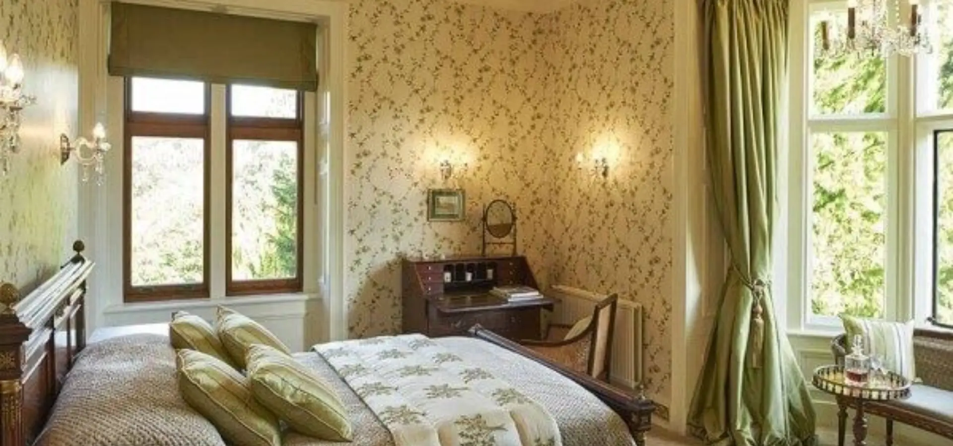 Conwy room 01 min 600x399