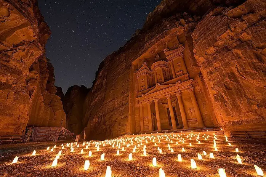 800px petra by night