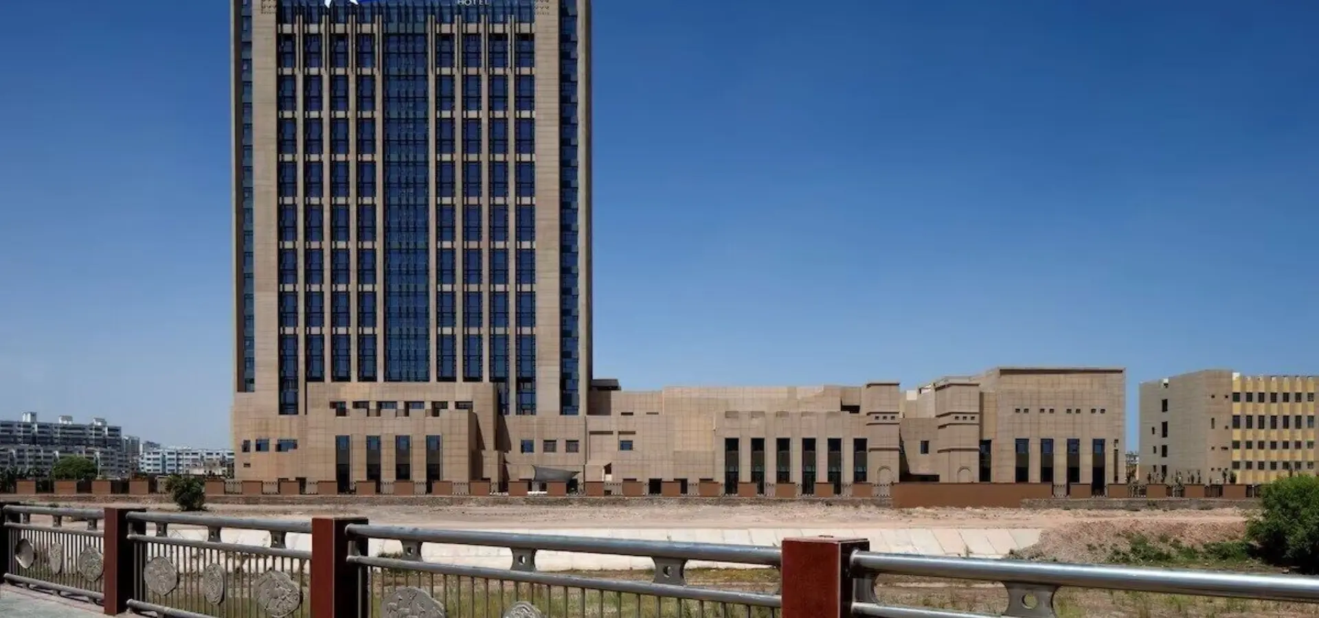 16256 116459 f64874167 3xl