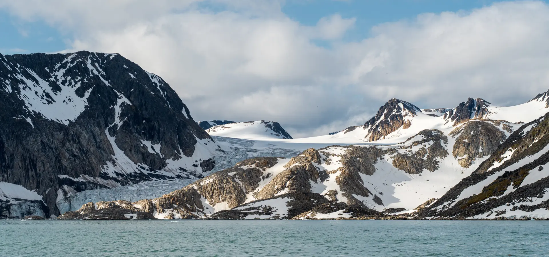 1765376409515no 2133ly280625hamiltonbuktanarreneset studioponantyanislasbats