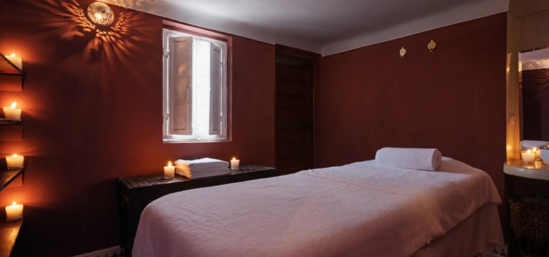 Riad les yeux bleus massage room large
