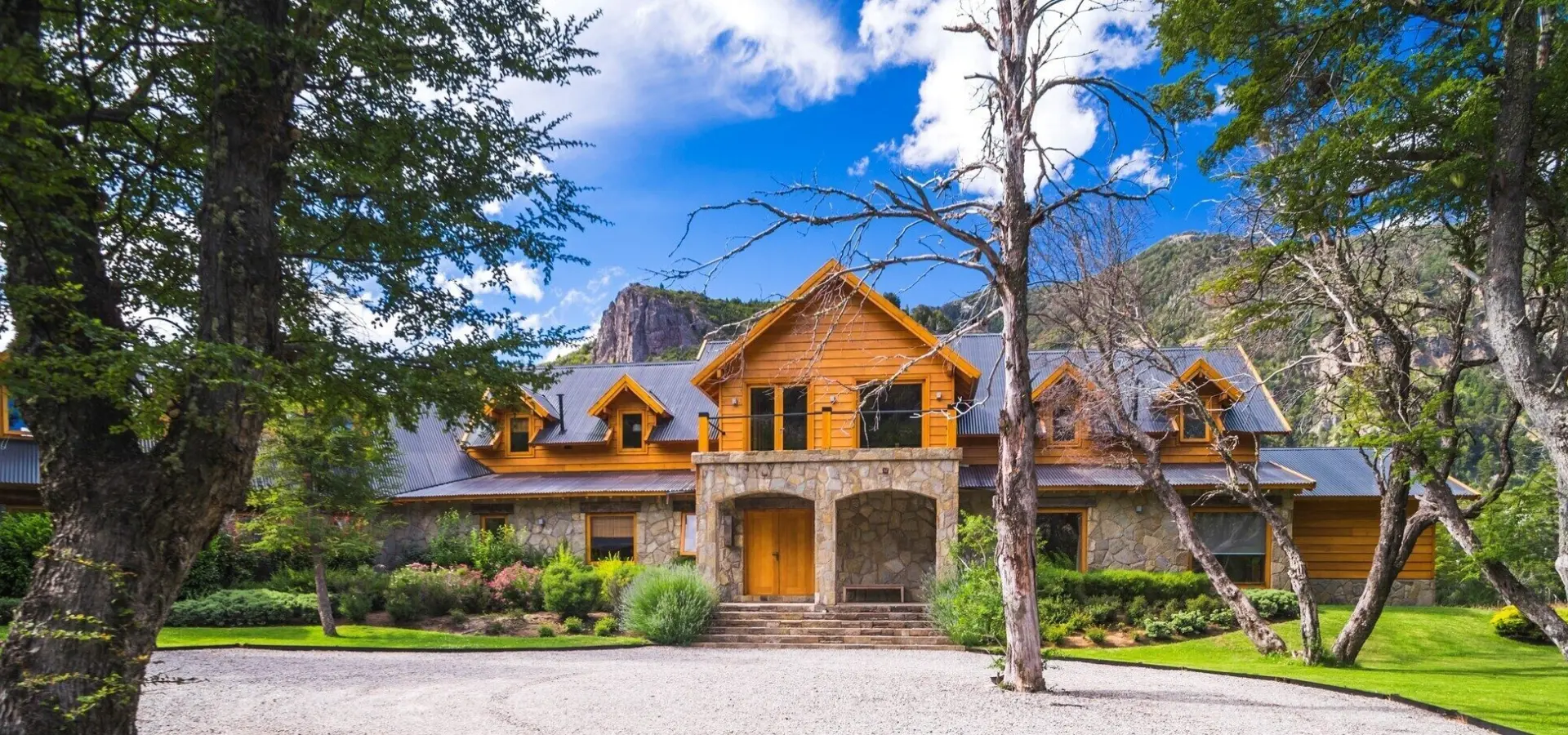 Rio hermoso hotel de montana san martin de los andes neuquen province argentinian patagonia argentina recortada