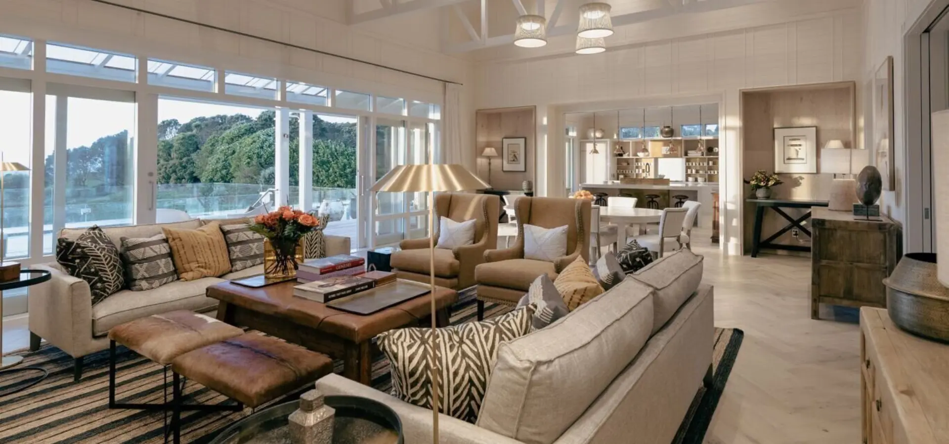 Rwnkc accommodation fourbedroom villa 2 openplanliving and diningarea wide medium 4 3