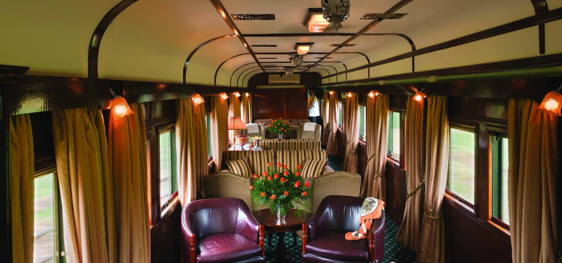 Rvr loungecar hres