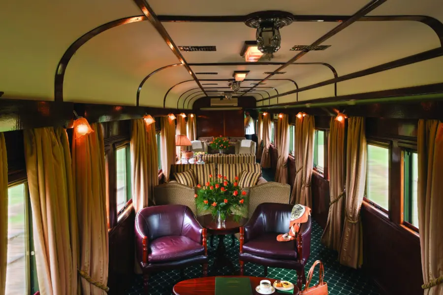 Rvr loungecar hres
