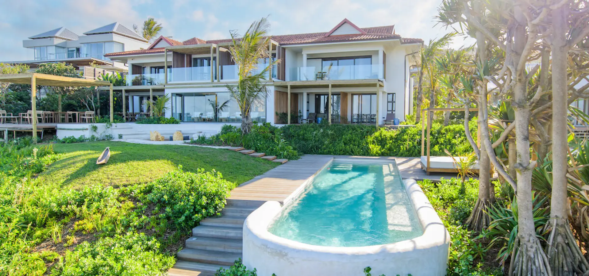 Sala beach house from pool