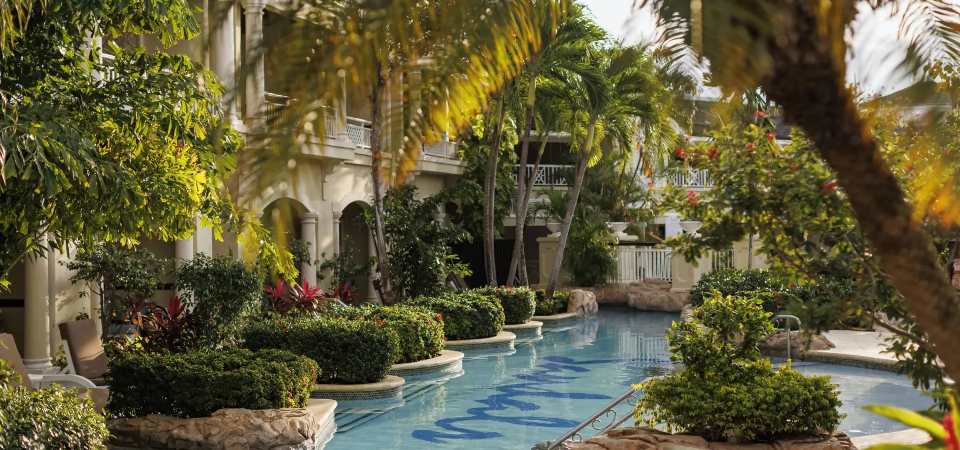 Travel Advisor Asset SRC Pool Crystal Lagoon