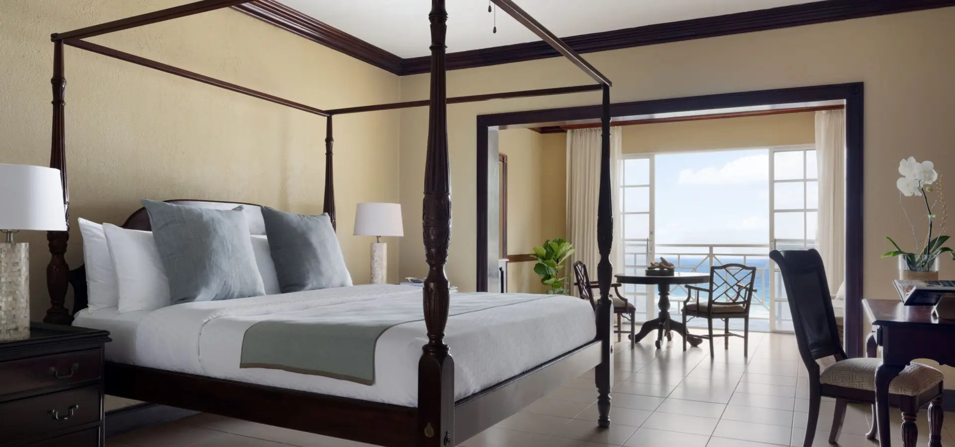 Travel Advisor Asset SRP Room LR Bedroom