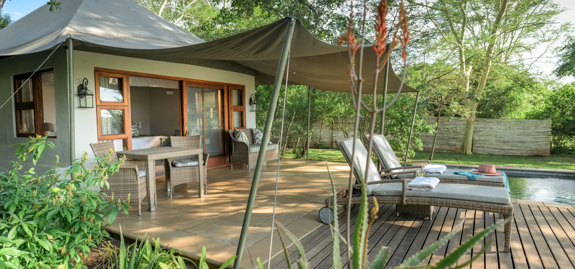 1745407678731 Luxury suite 4