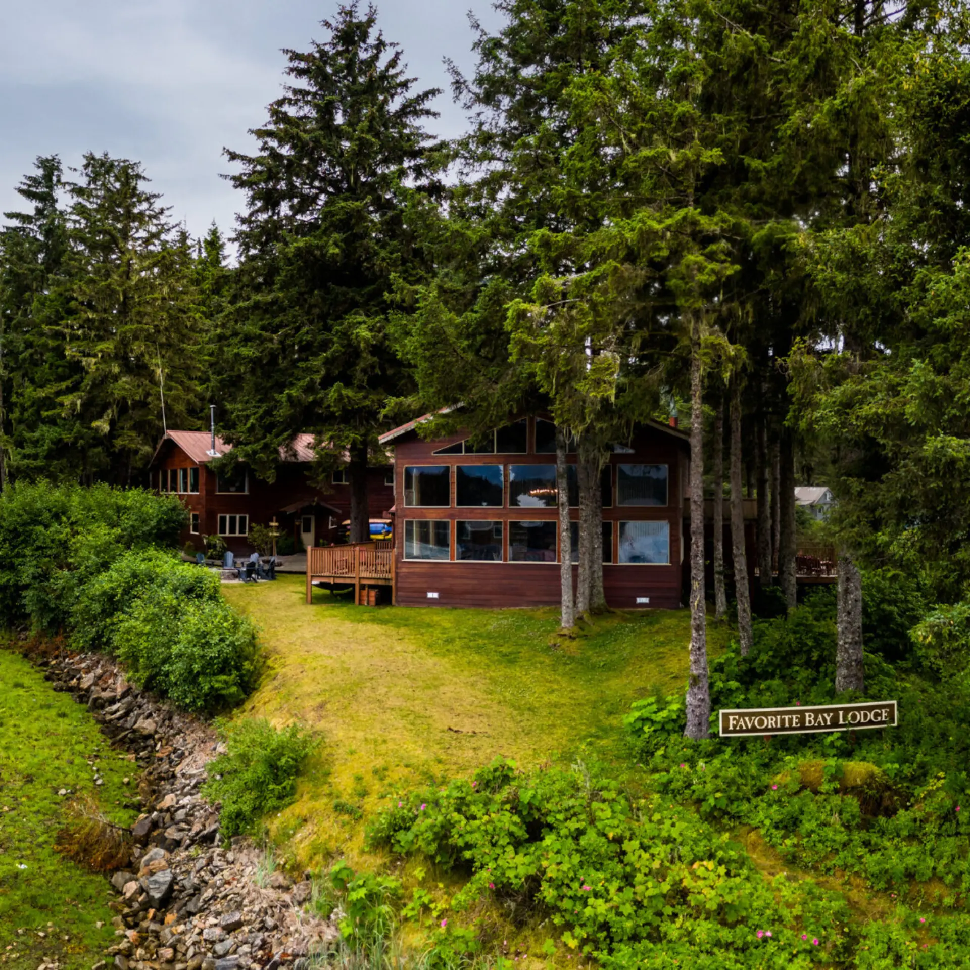 1737398308469 Favorite Bay Lodge Outdoor scaled