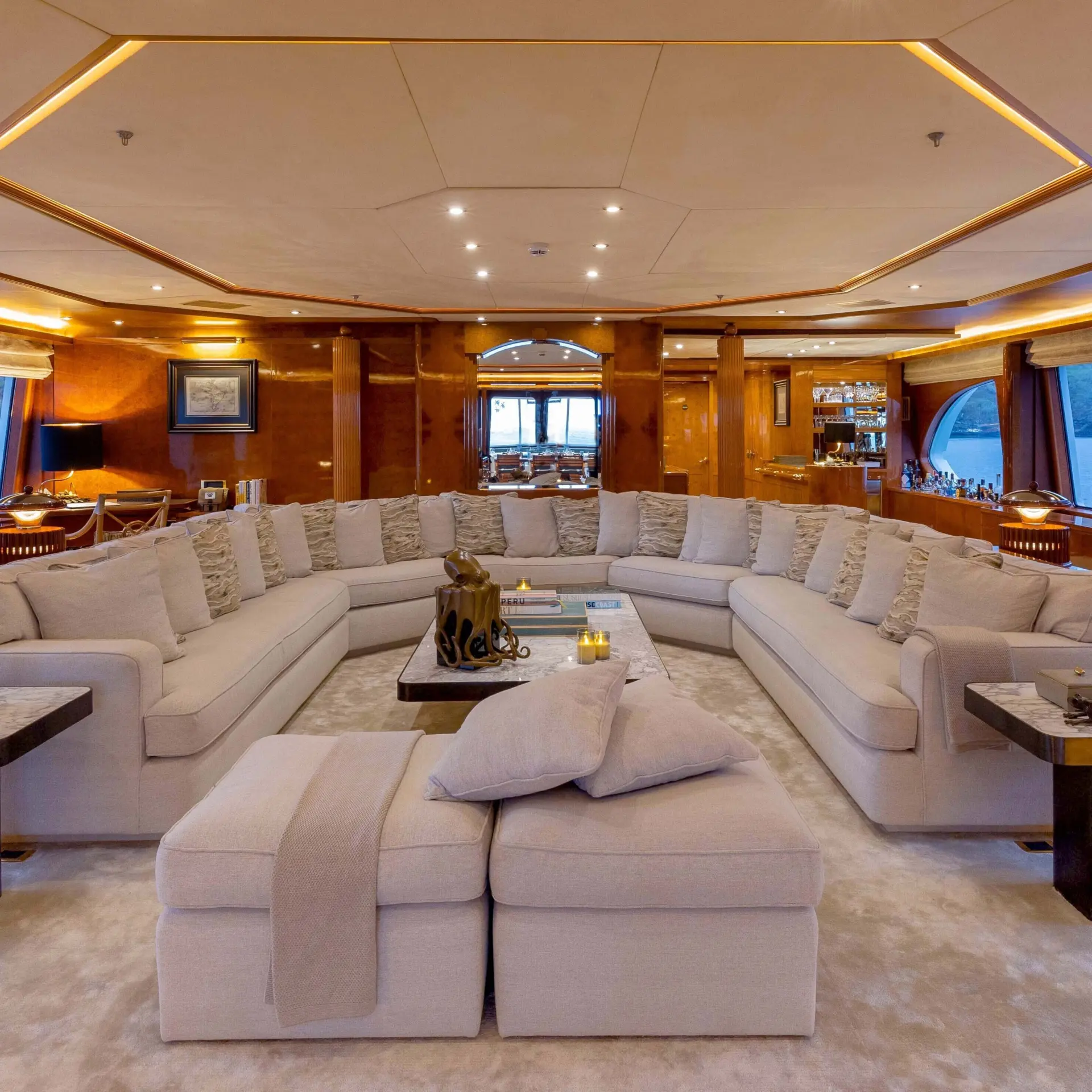 Aqua mare paranomic lounge 11