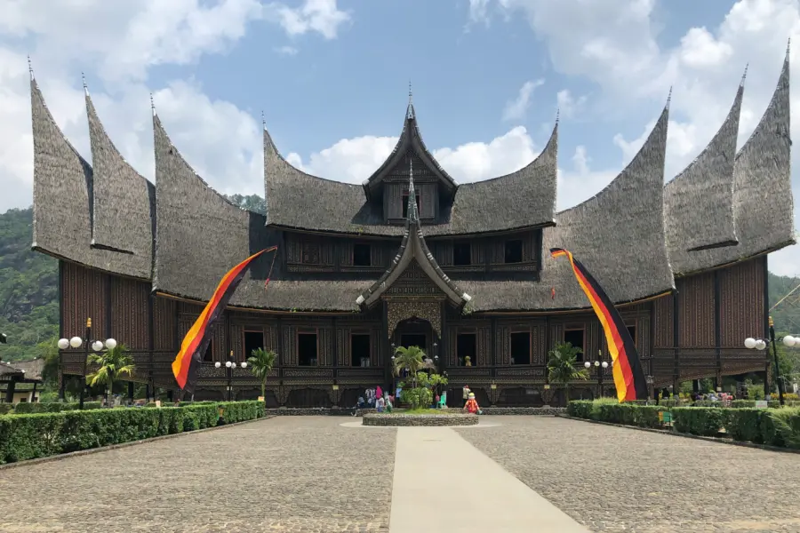 Erlia abdul hak lkozg9nitm unsplash