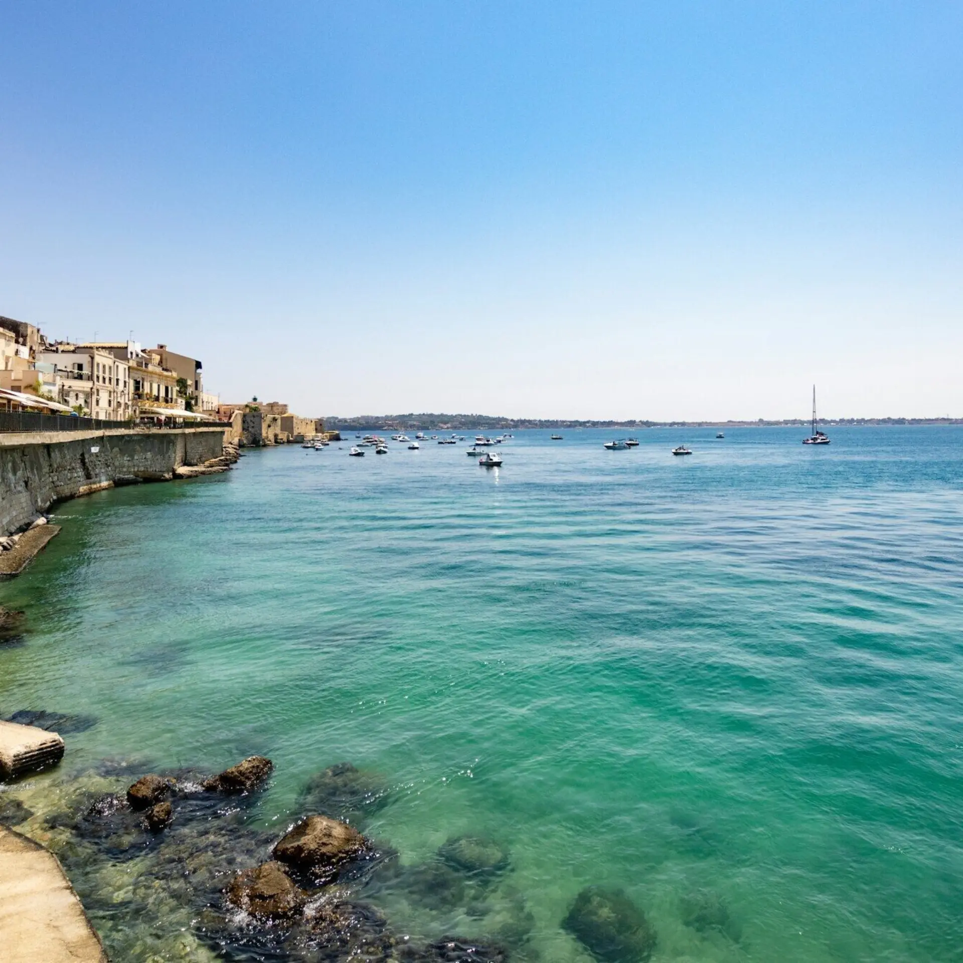 Luca n xf3x dtoh0 unsplash1