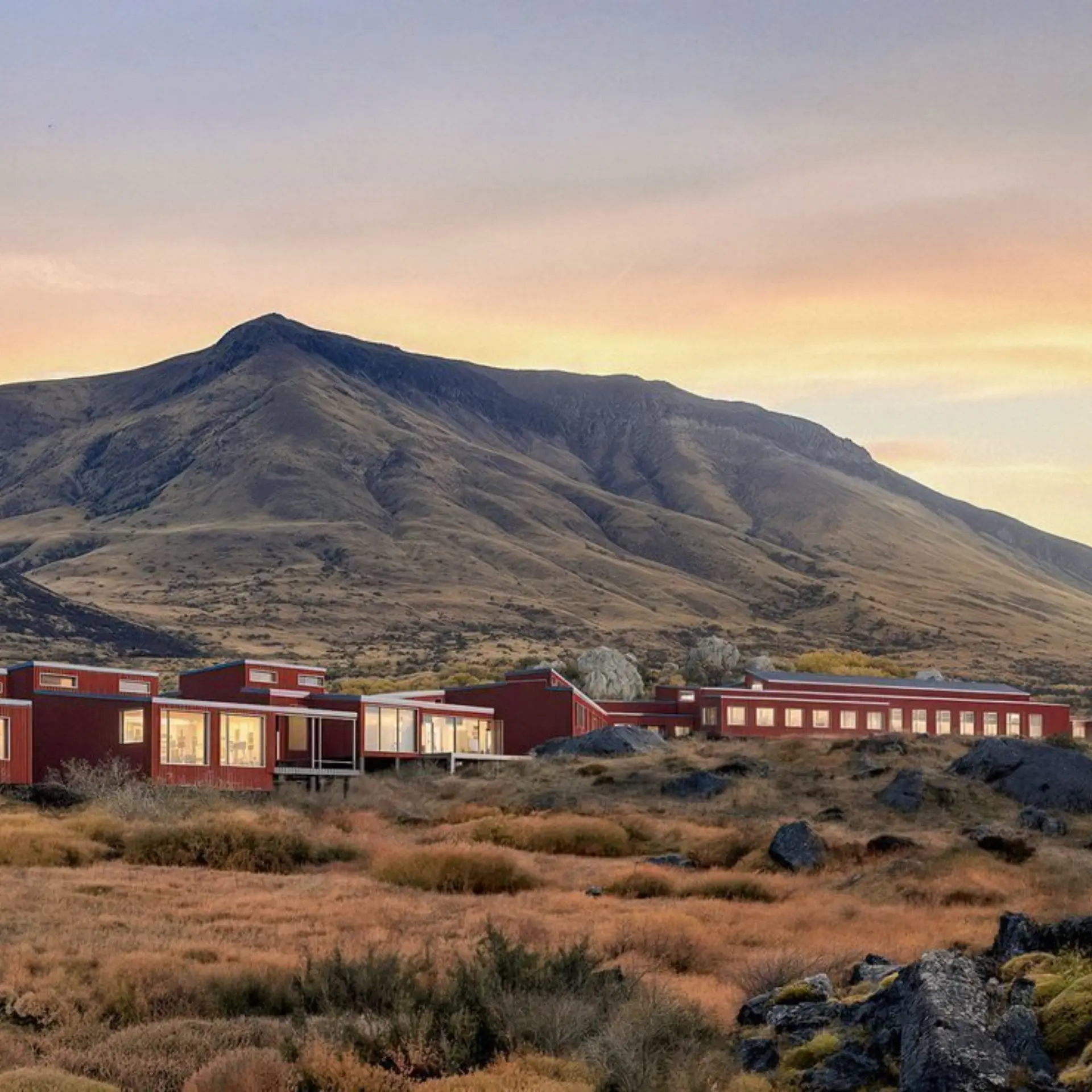 1773242132498luxury lodge el calafate mountain view sunset
