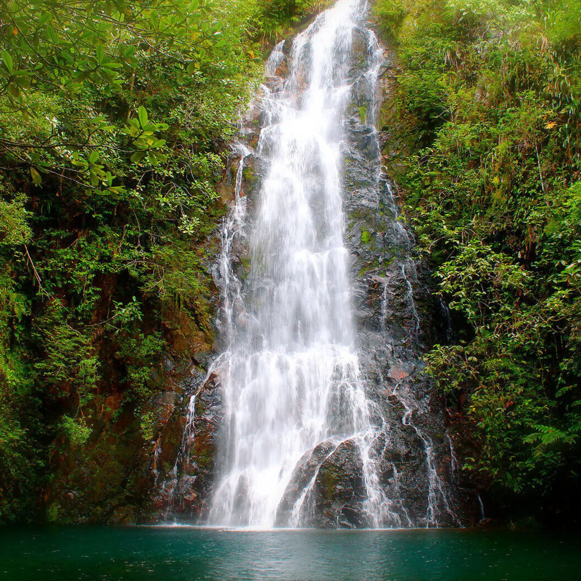 8 hidden valley inn waterfall