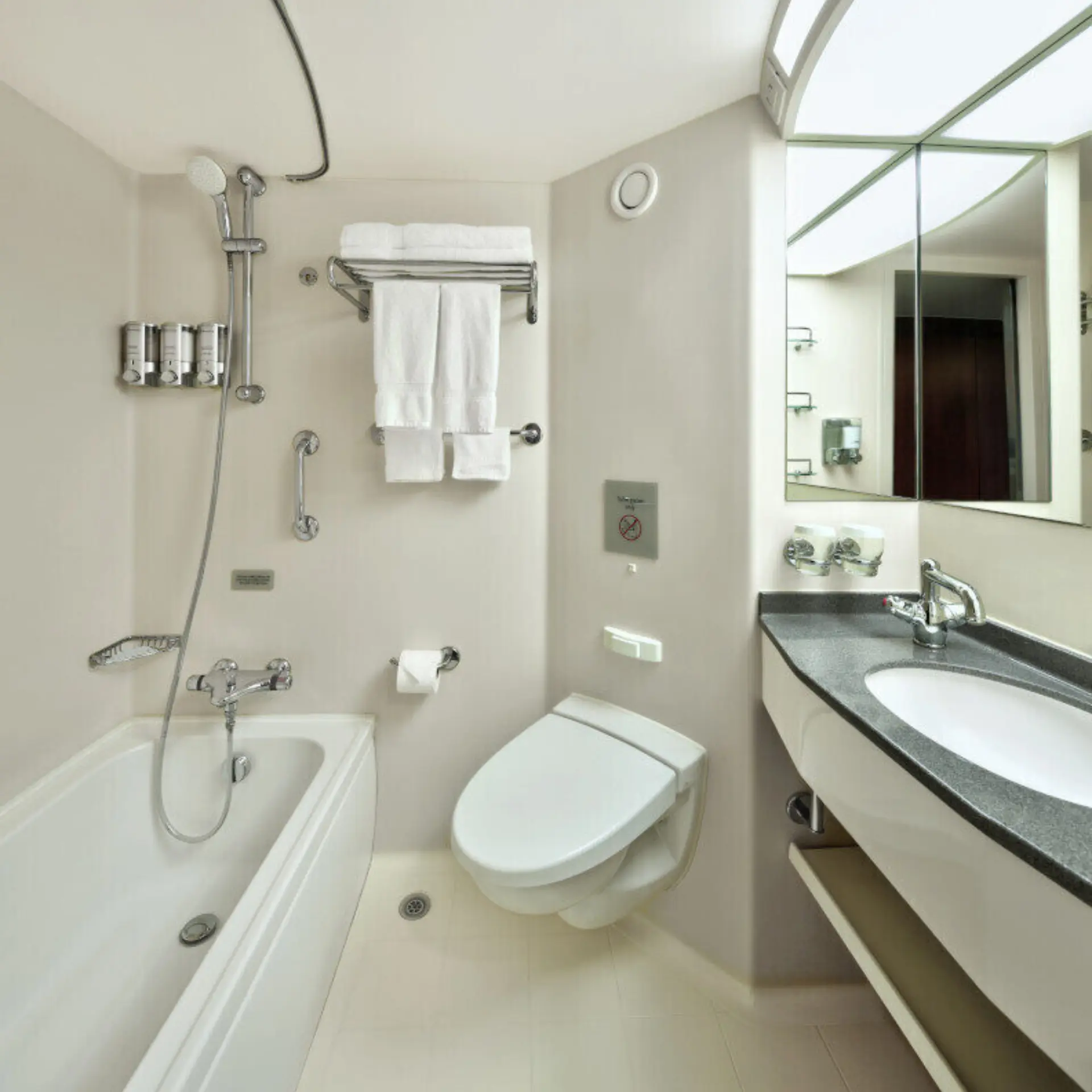 Nadm21 verandah bathroomr