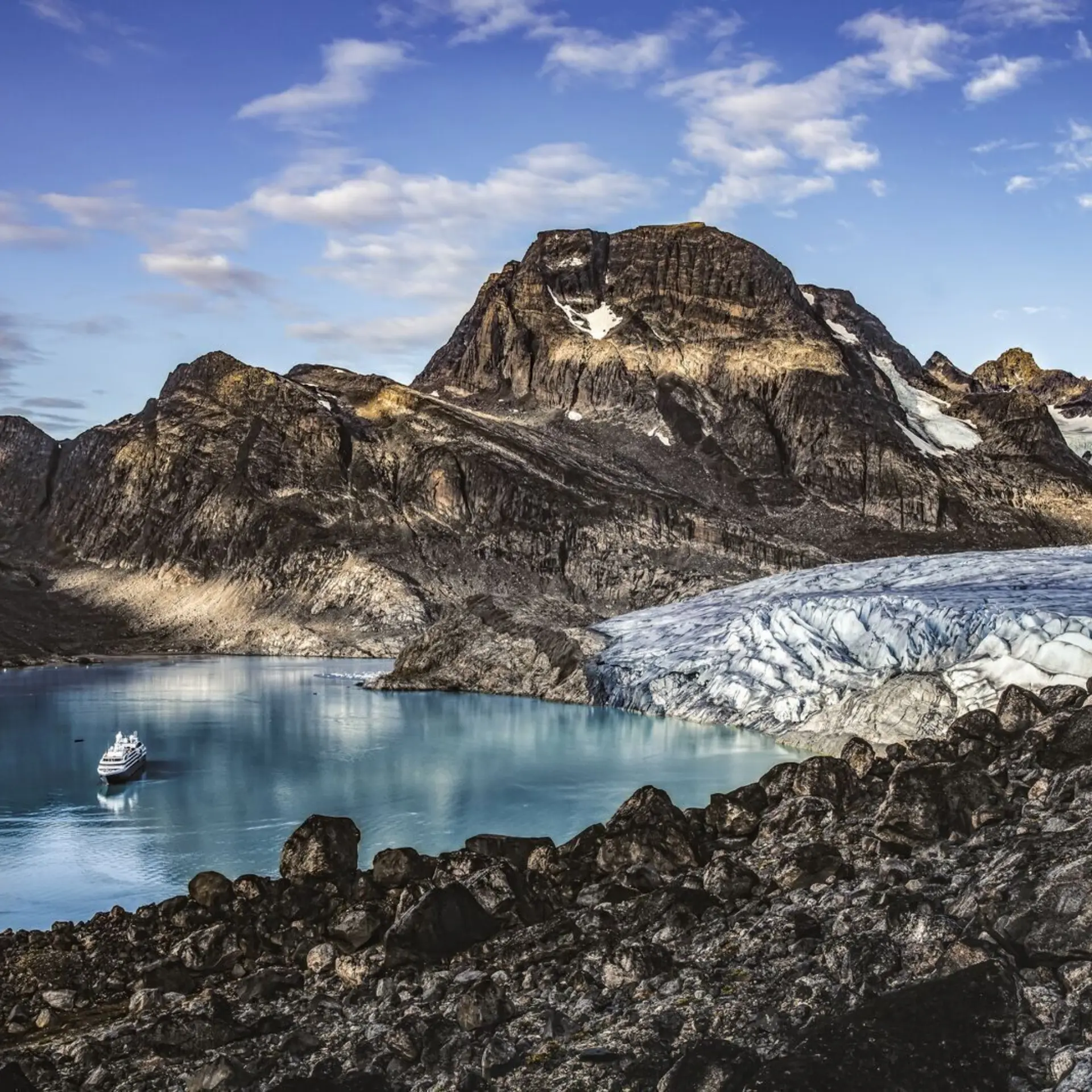 Low Resolution 24 R Groenland Evighesfjorden Glacier 2 Studio PONANT Julie Lacombe