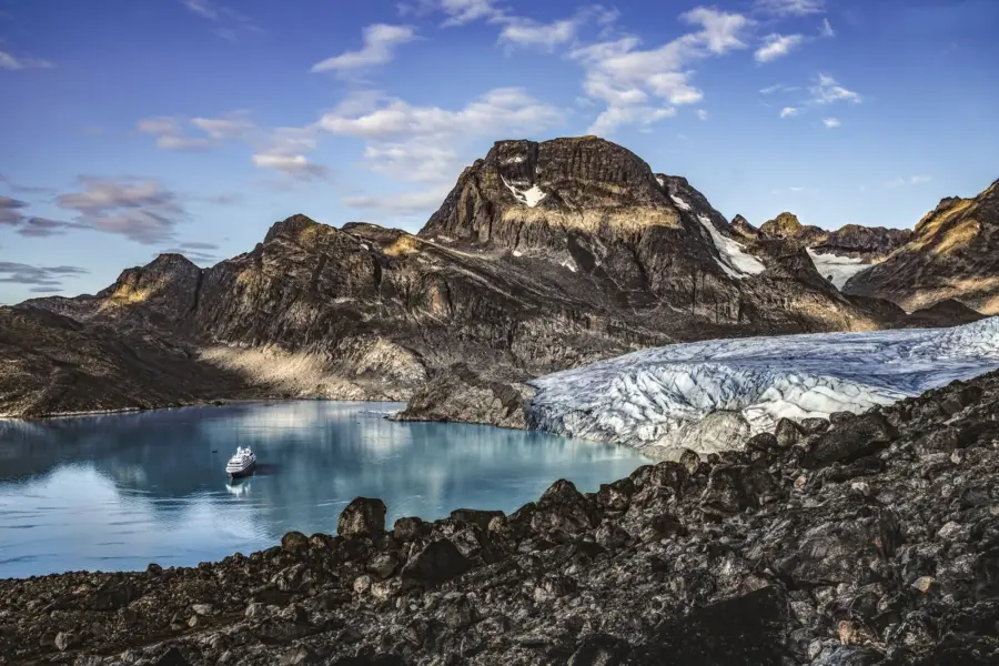 Low Resolution 24 R Groenland Evighesfjorden Glacier 2 Studio PONANT Julie Lacombe