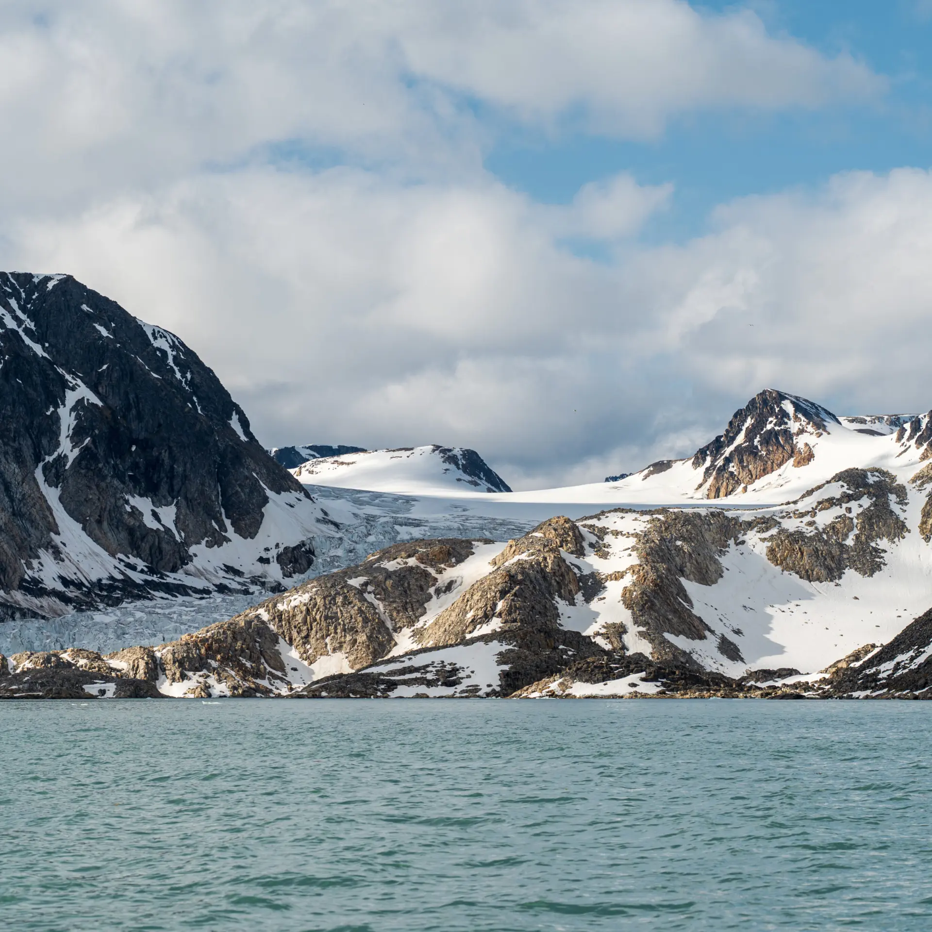 1765376409515no 2133ly280625hamiltonbuktanarreneset studioponantyanislasbats