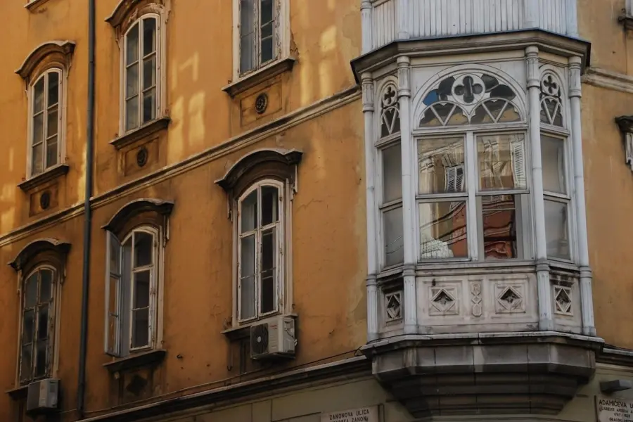 Bay window 65965521280