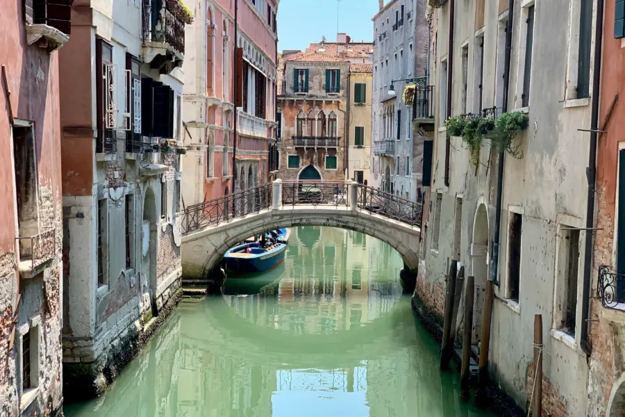 Luke edes 4t2m8d9rus unsplash