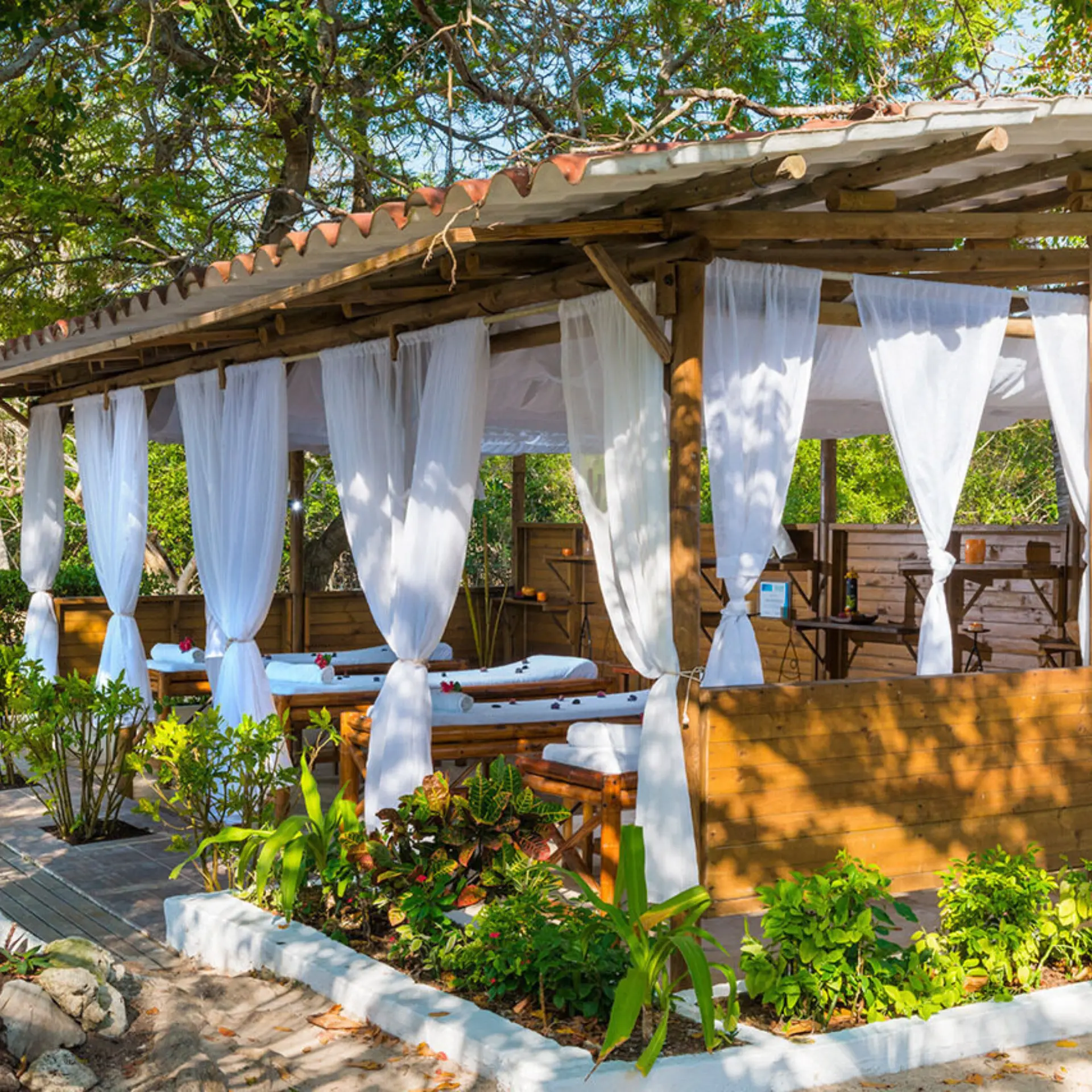 Hotel isla del encanto 14