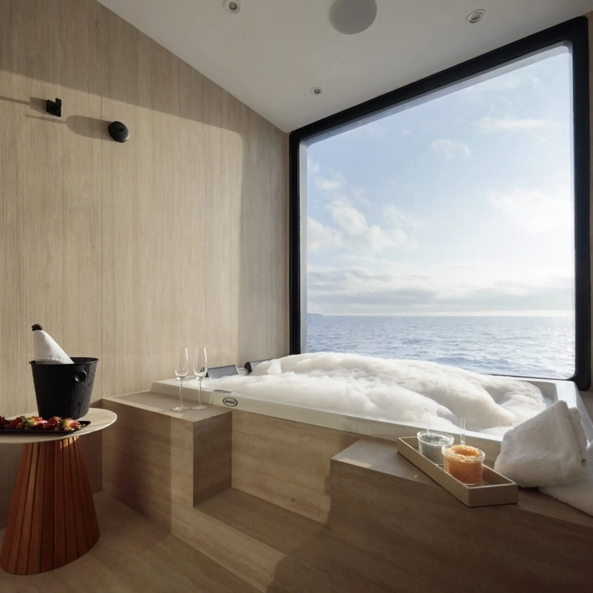 Jacuzzi hermes galapagos mega catamaran