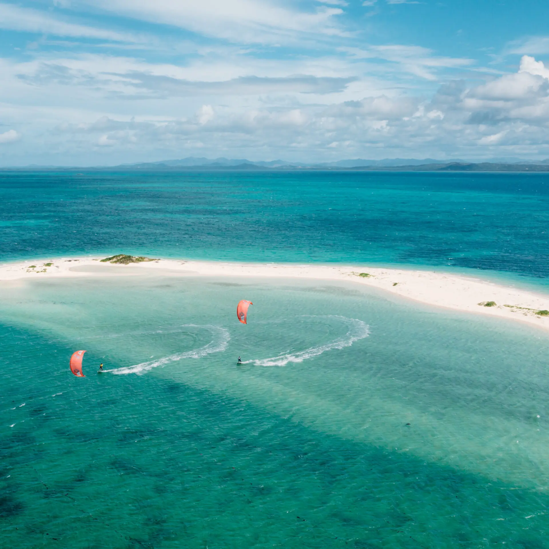 Miavana kiteboarding aerial 2500px 008