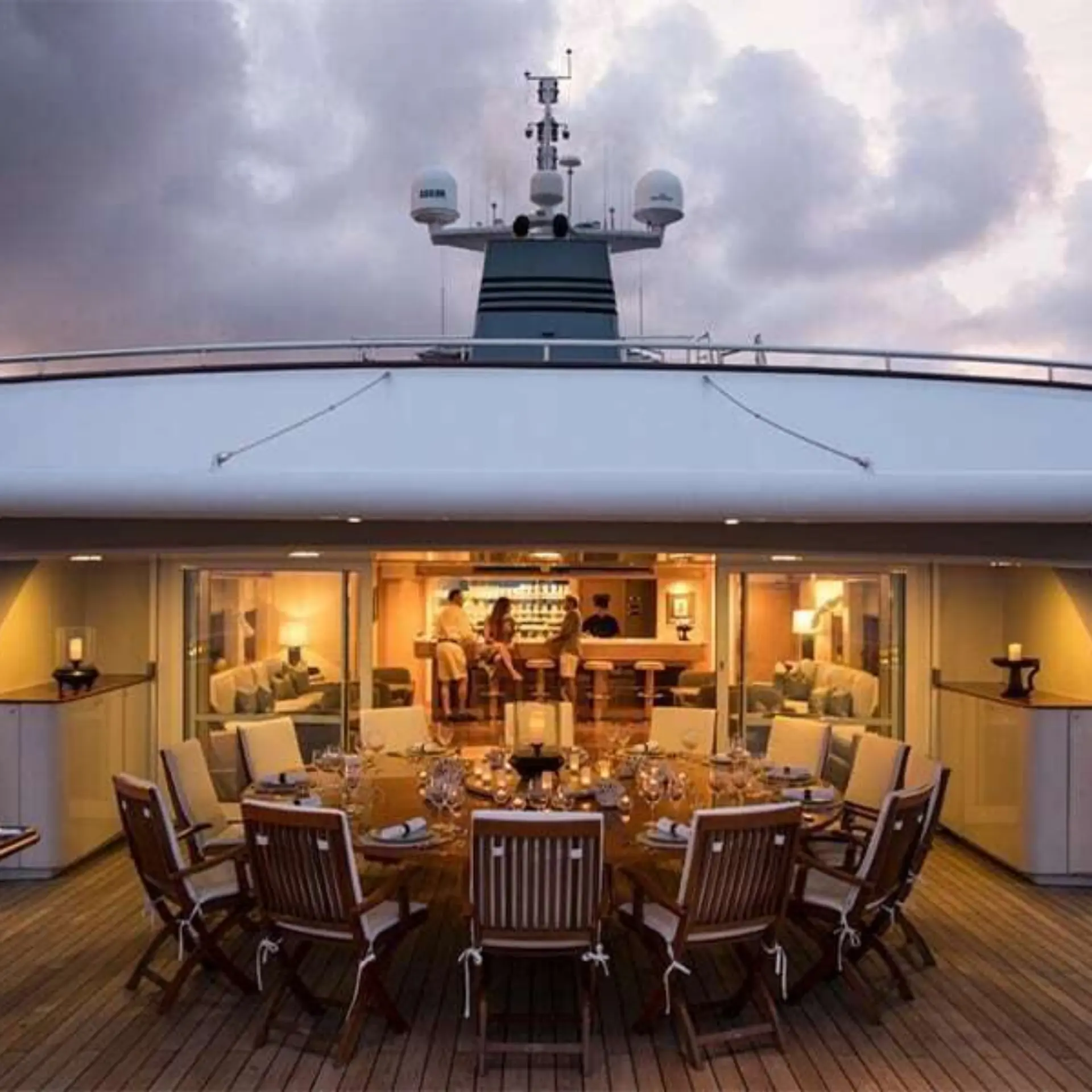 Aqua blu outdoor dining